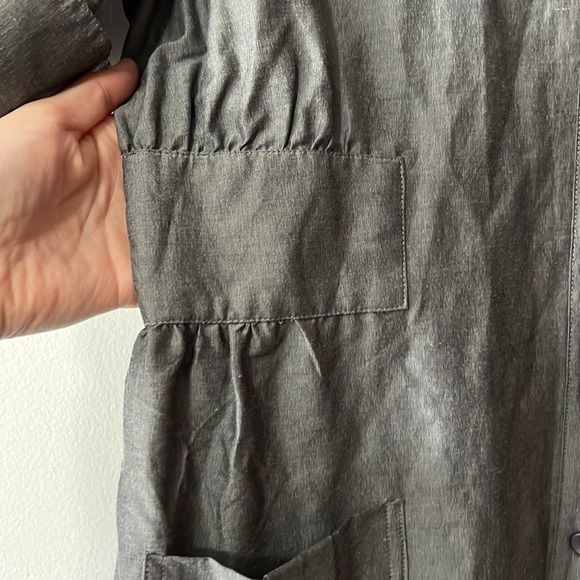 ANNI KUAN Gray Chambray 3/4 Sleeve V-Neck Button Down Top - Picture 5 of 5